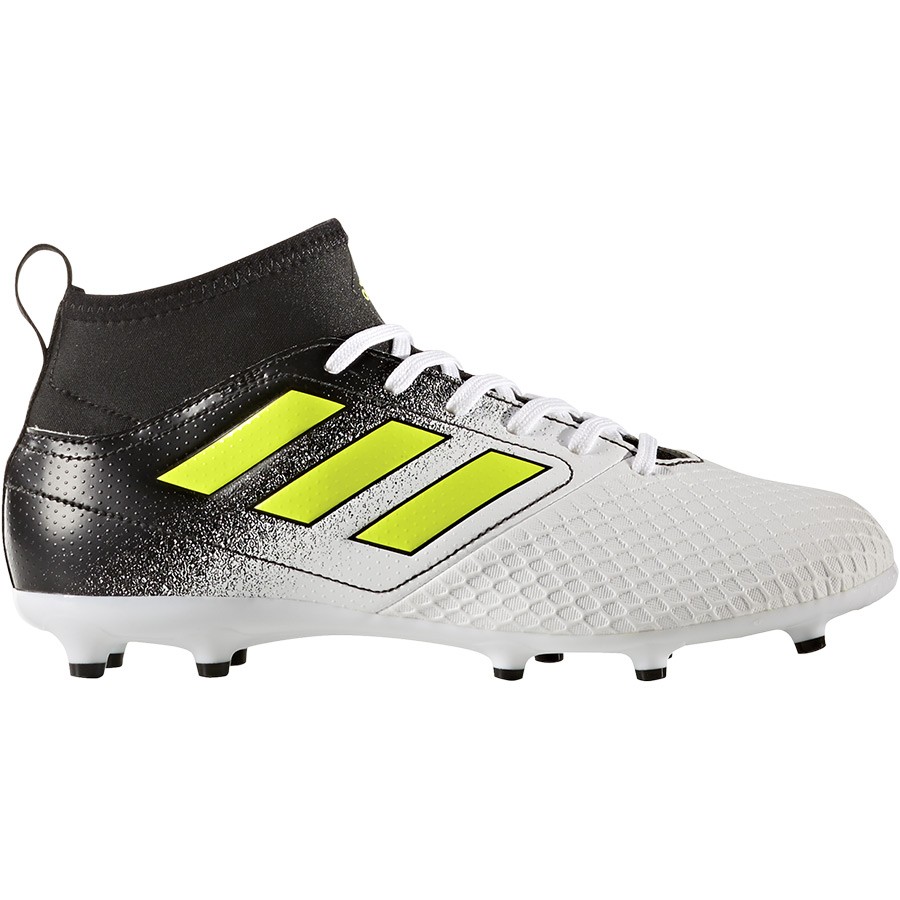 crampons football adidas