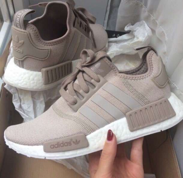 nmd r1 noir