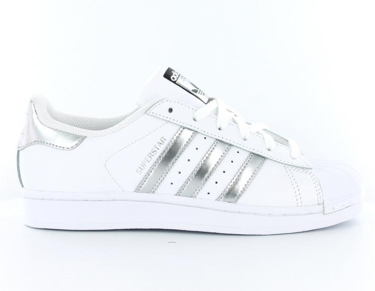 superstar fille blanche
