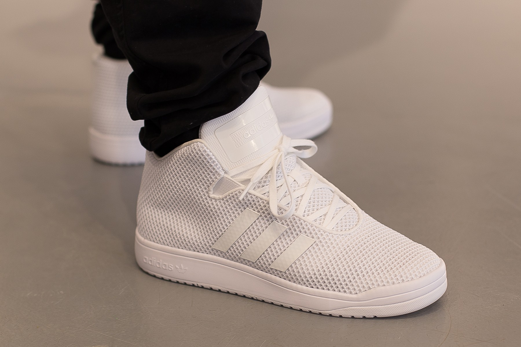 adidas veritas mid white