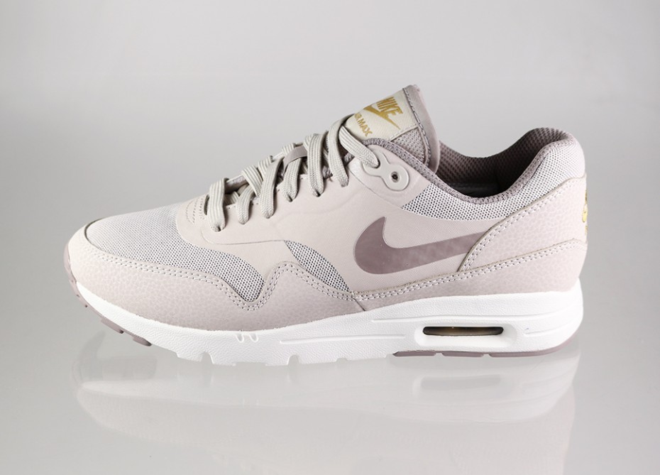 nike air max white and beige