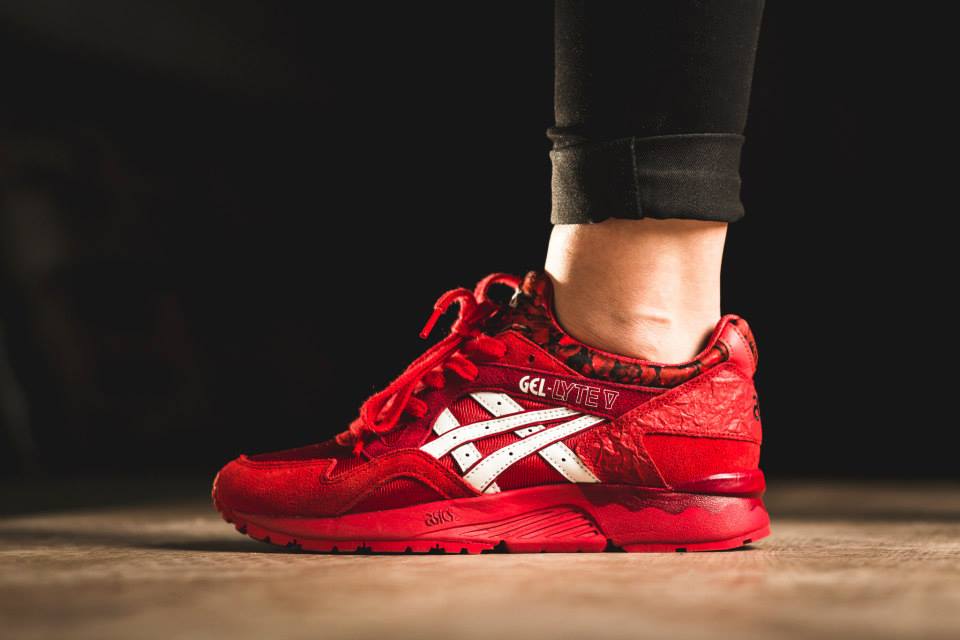 asics fille rouge