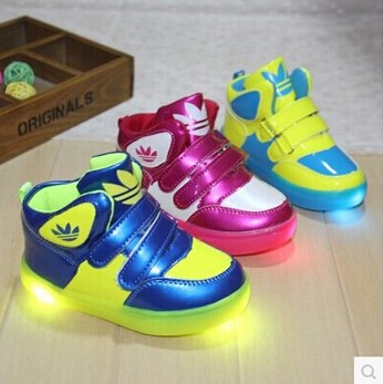 basket adidas lumineuse