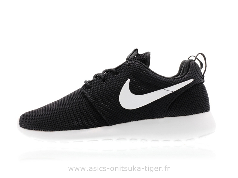 basket noir et blanche nike