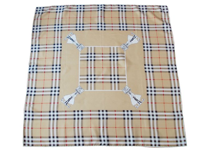 carré burberry pas cher