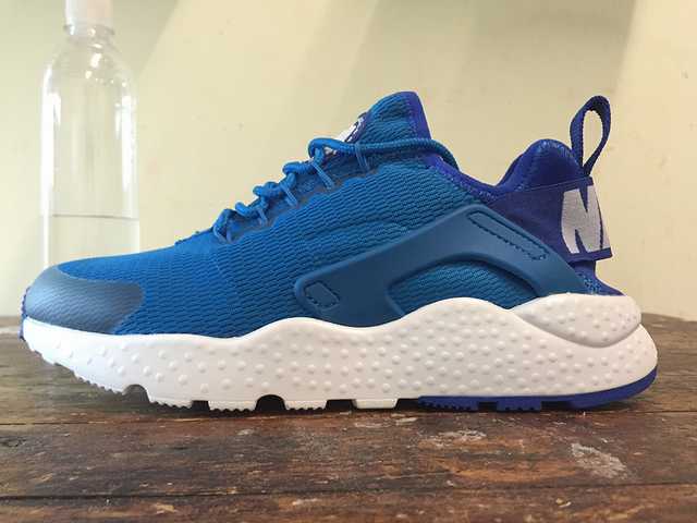 huarache bleu foot locker