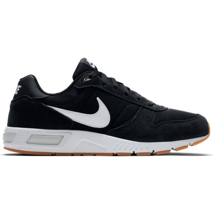nike nightgazer trail gris